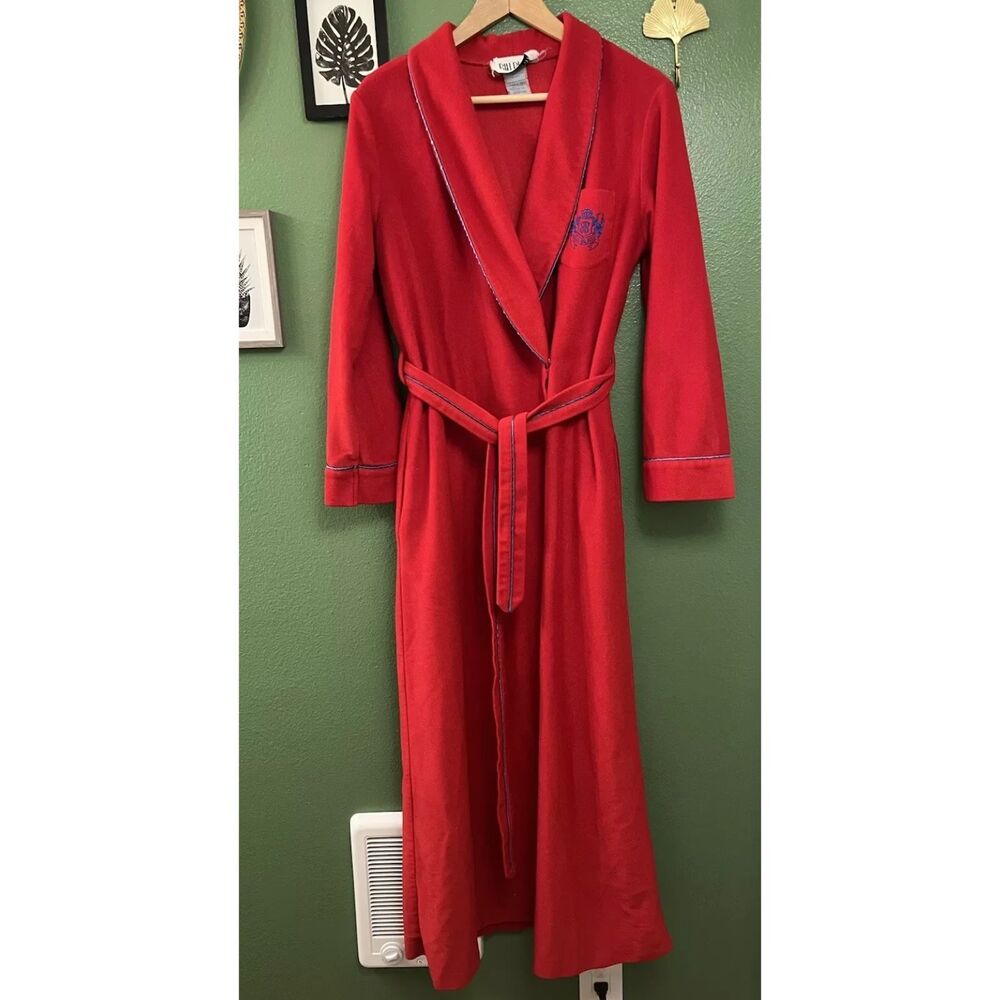 Bill Blass Vintage Dacron Polyester Red Robe w Royal Blue Piping Crest Logo, SM